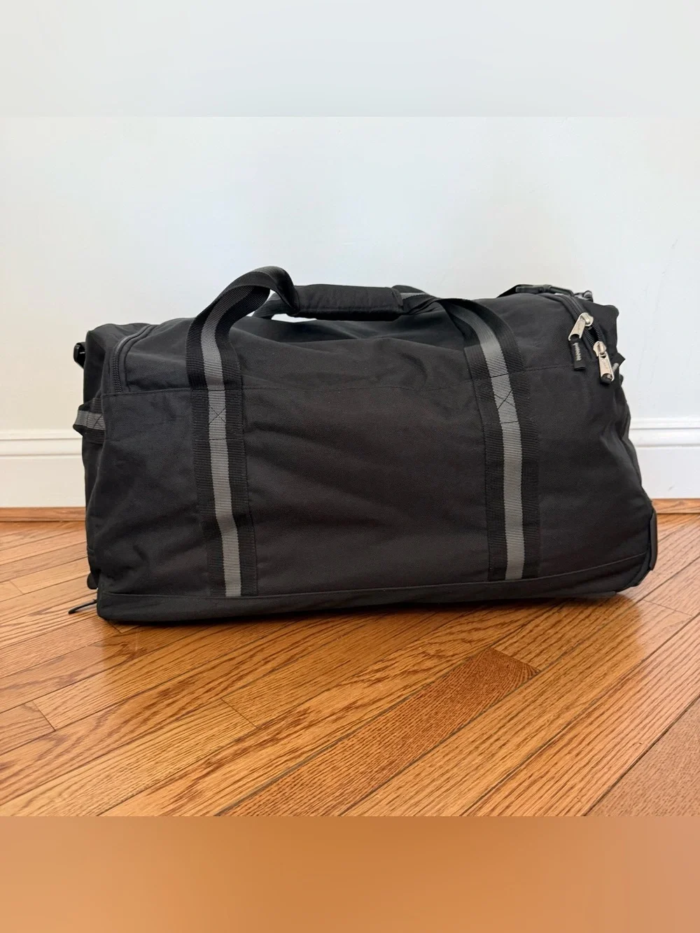 Eddie Bauer 22” Rolling Duffel Bag Black Wheeled Luggage Carry On Pull Handle